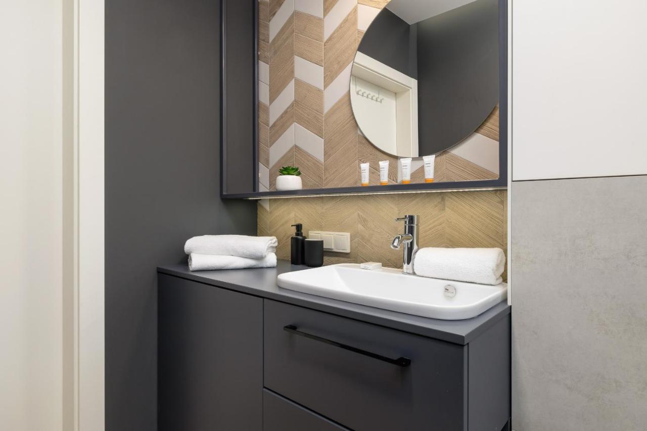 Go With Balcony Rakowicka Cracow By Renters Appartement *