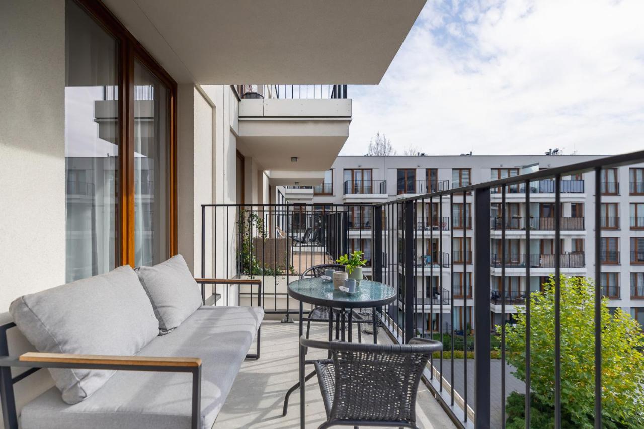 Go With Balcony Rakowicka Cracow By Renters Apartment Krakau